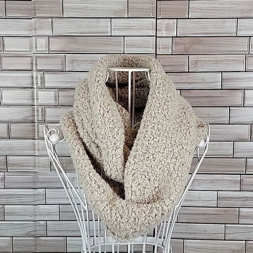 Unbranded infinity scarf One Size - Picture 5 of 6